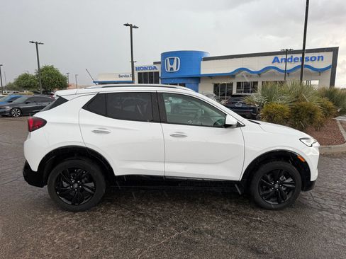 Used 2024 Buick Encore GX Sport Touring FWD image 4