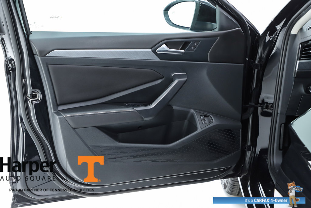 Used 2024 Volkswagen Jetta SE w/ Panoramic Sunroof Package FWD image 18