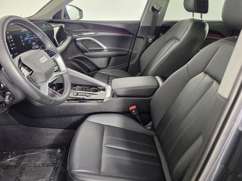 Used 2025 Audi Q5 Premium w/ Convenience Package AWD/4WD image 3
