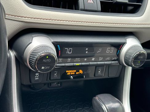Used 2019 Toyota RAV4 XLE w/ Convenience Package AWD/4WD image 19