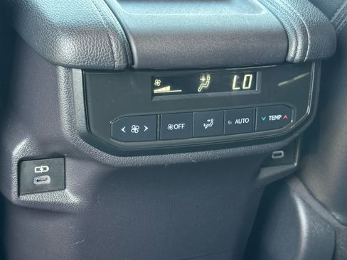 Used 2024 Toyota Grand Highlander XLE image 17