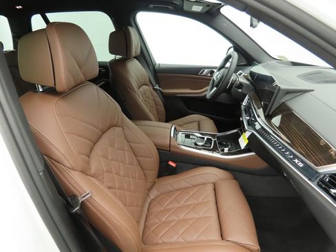 New 2026 BMW X5 xDrive40i w/ M Sport Package image 19