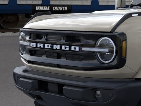 New 2026 Ford Bronco Outer Banks AWD/4WD image 19