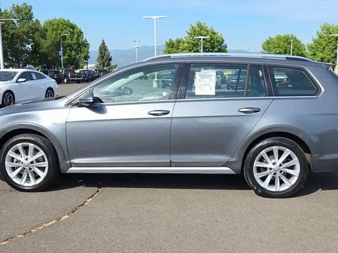 Used 2019 Volkswagen Golf Alltrack SE AWD/4WD image 5