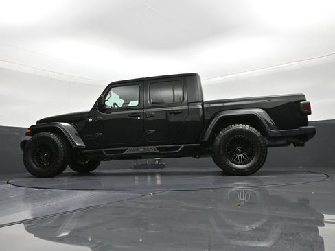 Used 2021 Jeep Gladiator Sport AWD/4WD image 21