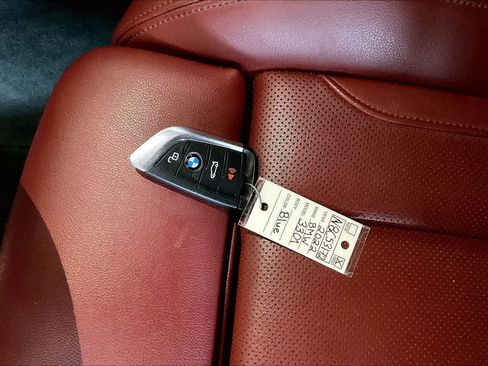 Certified 2022 BMW 330i Sedan w/ M Sport Package image 13