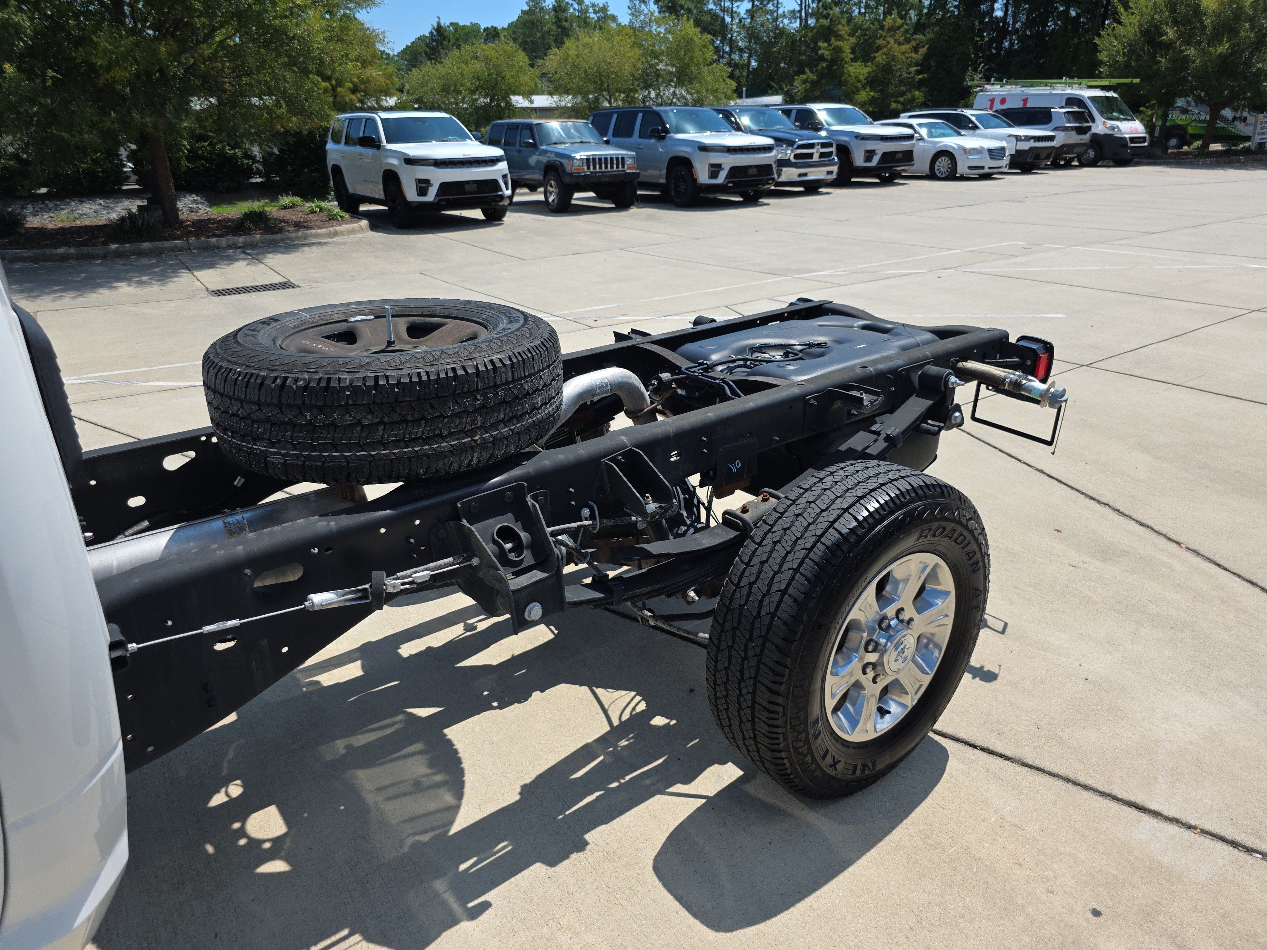 Used 2025 RAM 3500 Big Horn AWD/4WD image 33