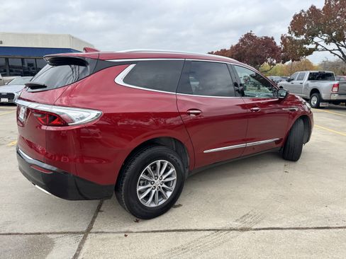 Used 2024 Buick Enclave Premium image 5
