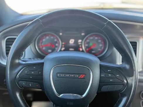 Used 2019 Dodge Charger SXT RWD image 13
