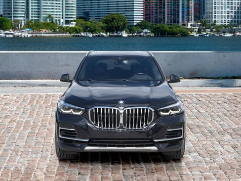 Used 2022 BMW X5 sDrive40i w/ Premium Package image 2