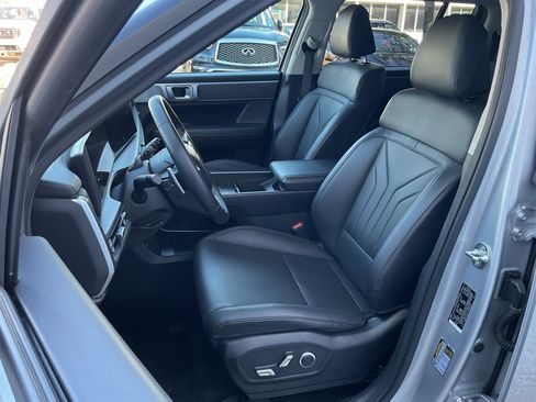 Used 2025 Hyundai Santa Fe SEL image 13