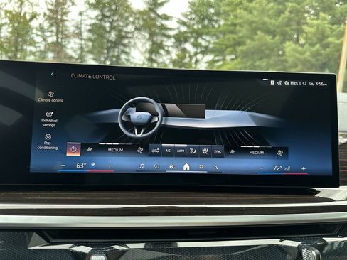 Used 2025 BMW X5 xDrive40i w/ Climate Comfort Package image 43