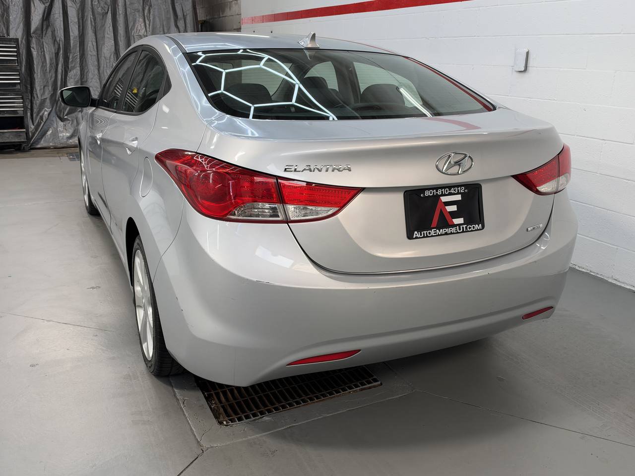Used 2011 Hyundai Elantra Limited FWD image 4