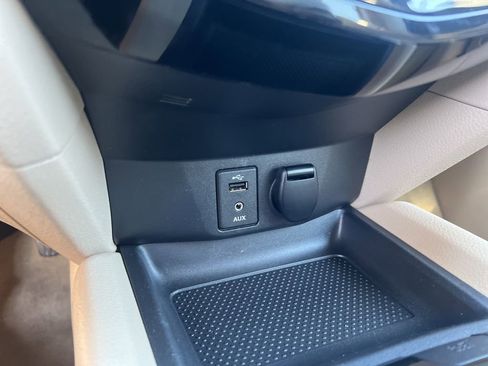 Used 2015 Nissan Rogue SV image 58