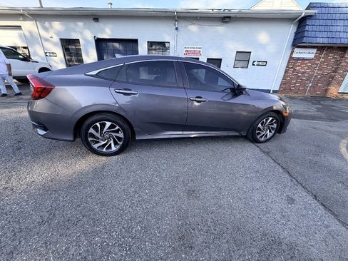Used 2018 Honda Civic EX image 11