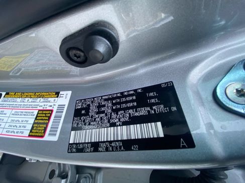 Used 2023 Toyota Highlander LE AWD/4WD image 21