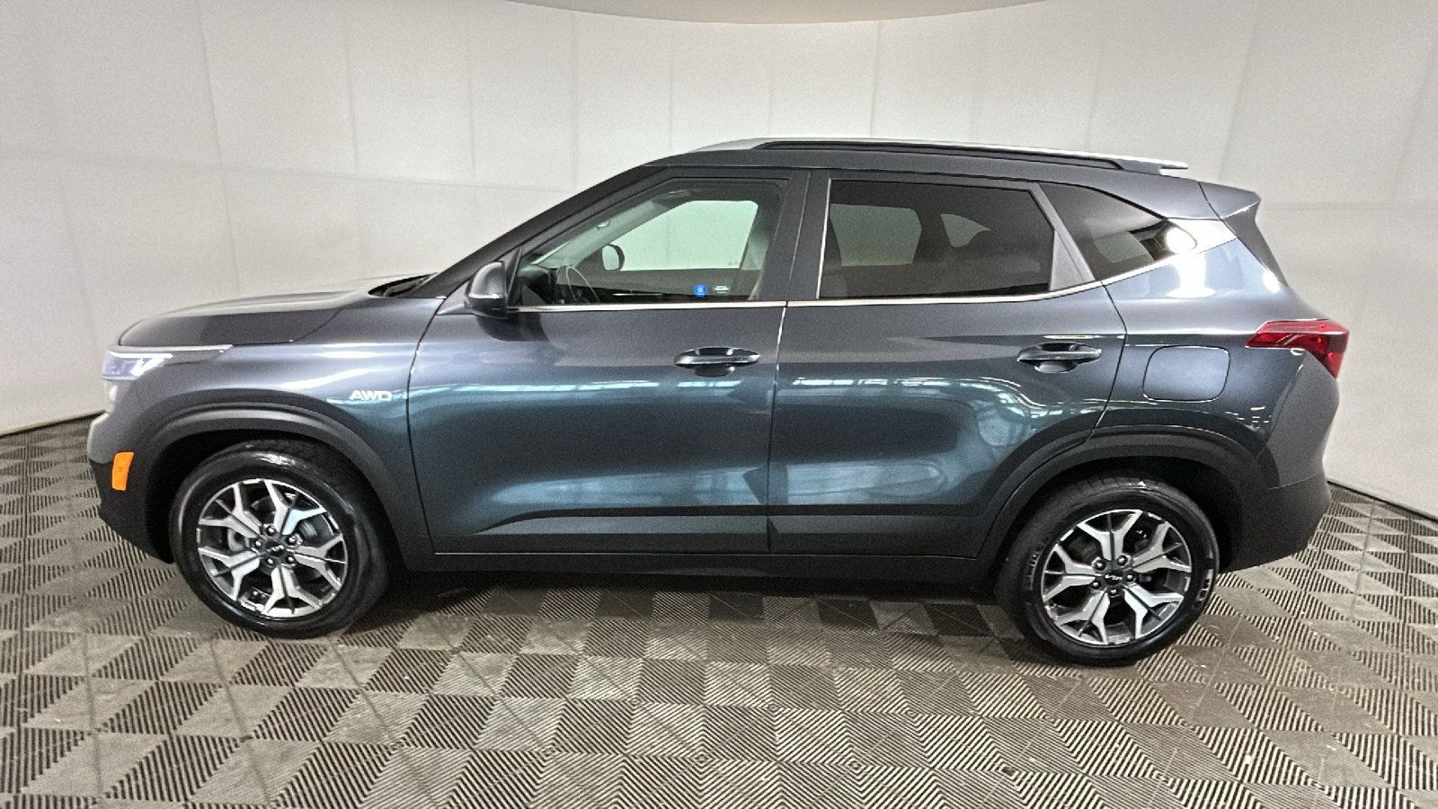Used 2022 Kia Seltos EX AWD/4WD image 6