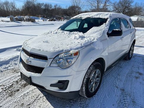Used 2011 Chevrolet Equinox LS w/ Bluetooth Package FWD image 2