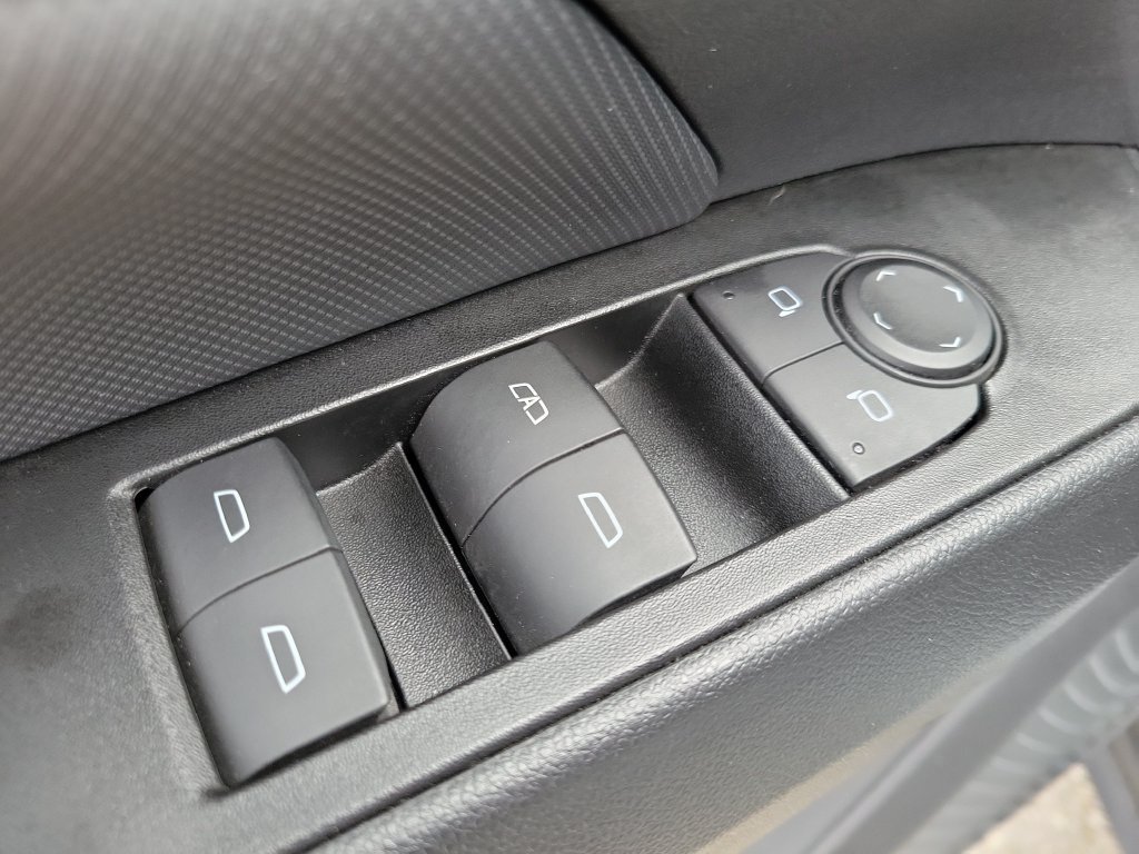 Used 2024 Chevrolet Equinox EV RS AWD/4WD image 18