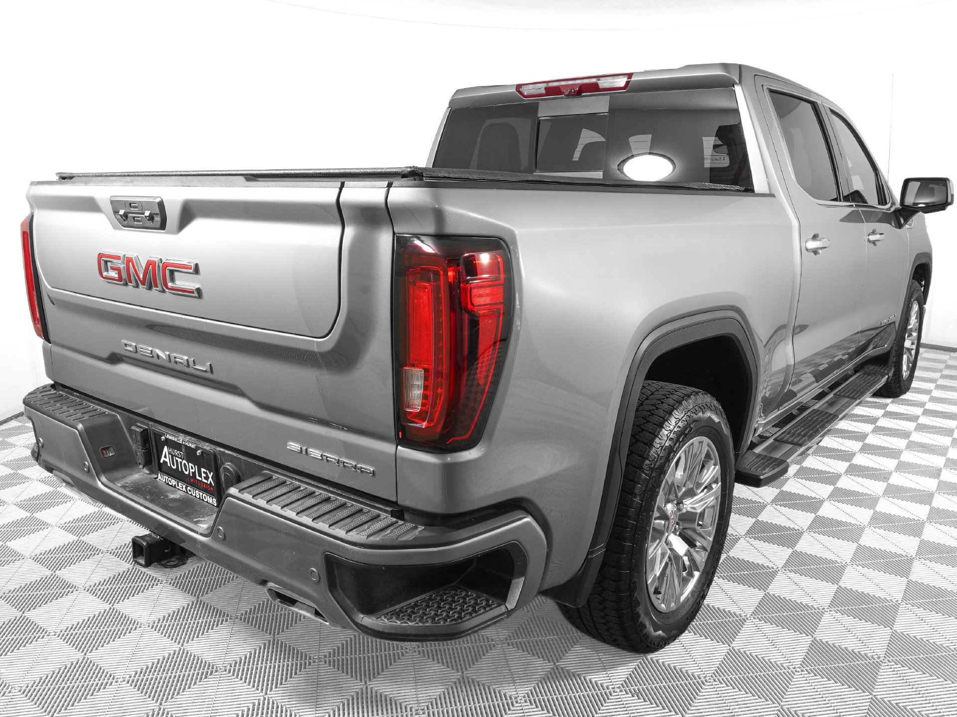 Used 2025 GMC Sierra 1500 Denali w/ Technology Package AWD/4WD image 5