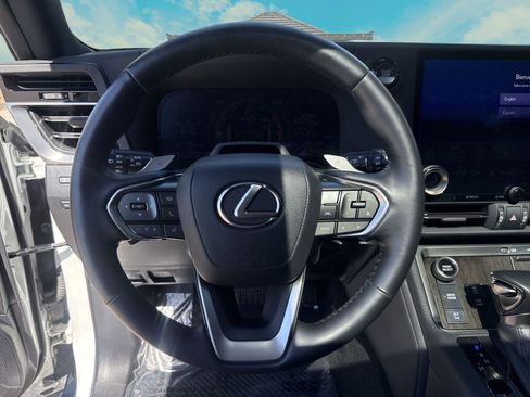 Used 2024 Lexus GX 550 w/ Accessory Package (Z1) image 24