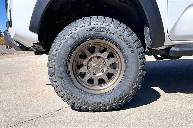 Used 2019 Toyota Tacoma TRD Off-Road AWD/4WD image 28