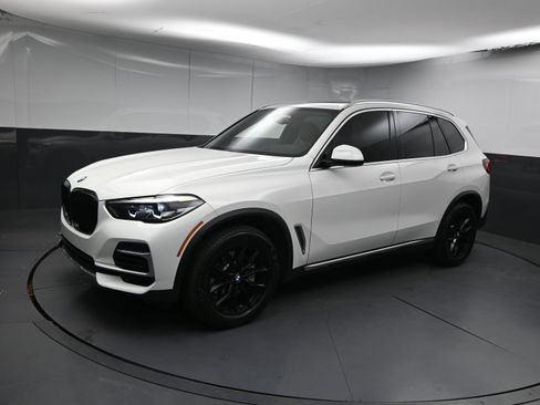 Used 2023 BMW X5 xDrive40i w/ Premium Package image 1