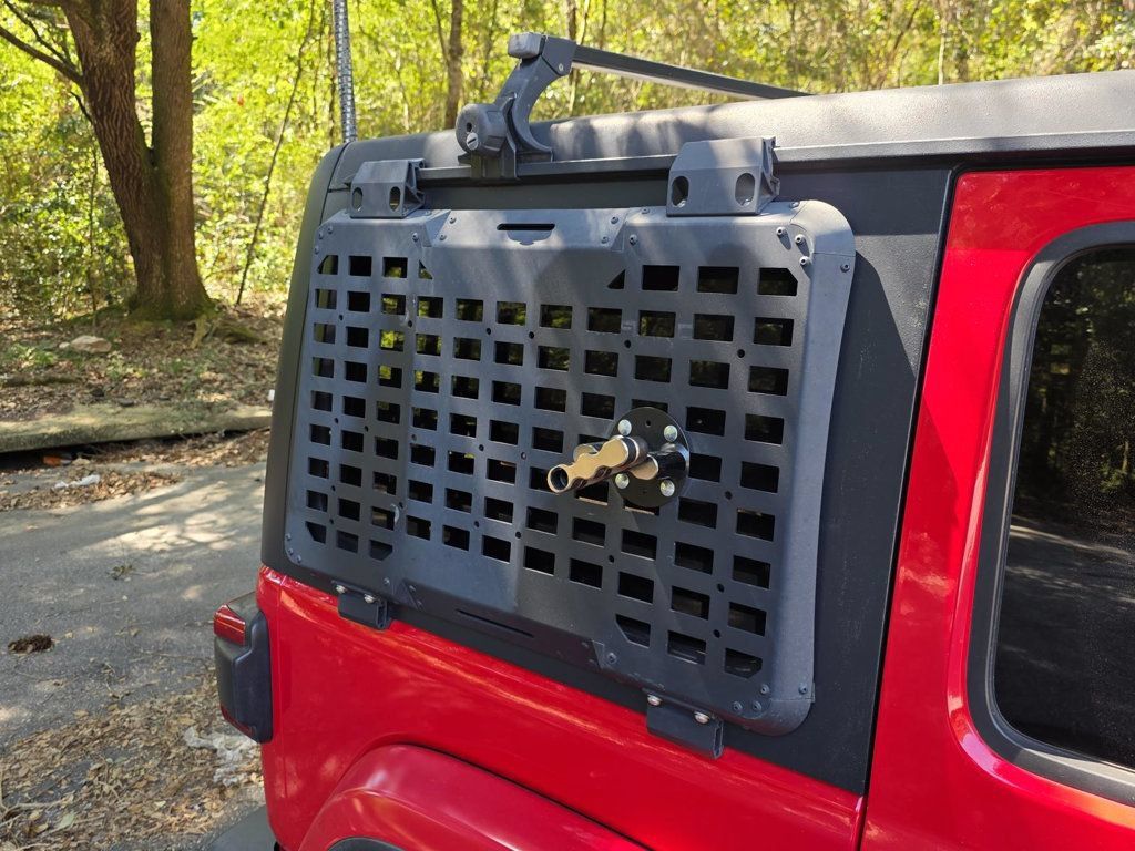 Used 2018 Jeep Wrangler Unlimited Sahara AWD/4WD image 37