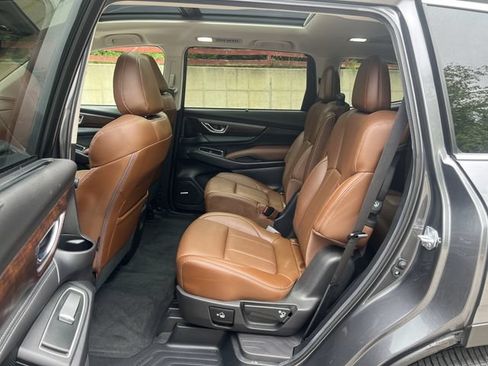 Used 2024 Subaru Ascent Touring AWD/4WD image 17