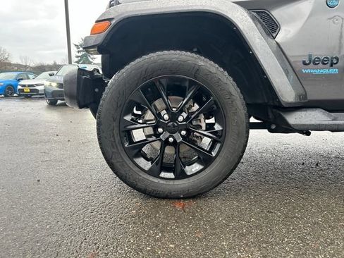 Used 2021 Jeep Wrangler Unlimited Sahara AWD/4WD image 53