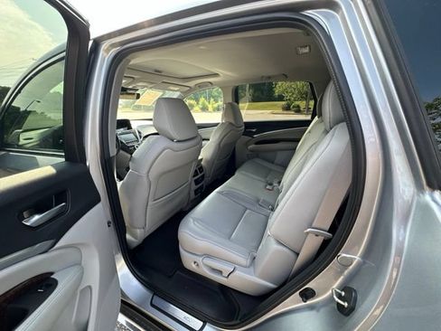 Used 2020 Acura MDX FWD image 18