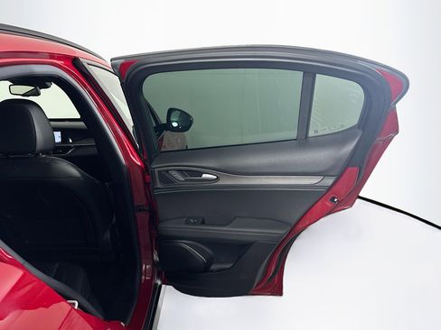 Used 2023 Alfa Romeo Stelvio Ti image 33