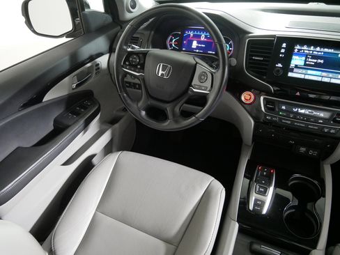 Used 2020 Honda Pilot Touring image 9