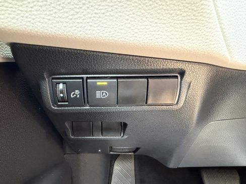 Used 2022 Toyota Corolla Cross LE FWD image 29
