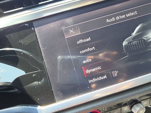 Used 2021 Audi Q3 2.0T Premium AWD/4WD image 33