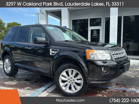 Used 2011 Land Rover LR2 HSE image 2