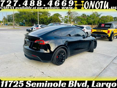 Used 2022 Tesla Model Y Performance AWD/4WD image 9