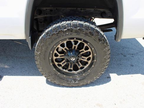 Used 2016 GMC Sierra 2500 Denali w/ Duramax Plus Package AWD/4WD image 8