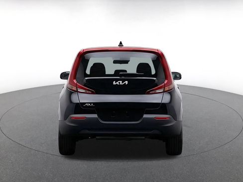 Used 2025 Kia Soul LX w/ LX Technology Package FWD image 6