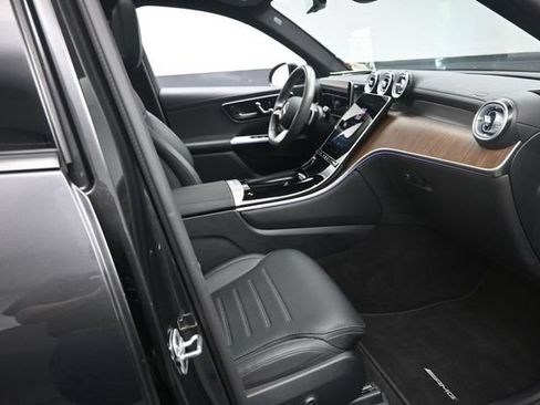 Used 2025 Mercedes-Benz GLC 300 w/ AMG Line image 30