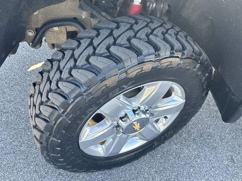 Used 2022 Chevrolet Silverado 2500 LTZ w/ LTZ Convenience Package image 14