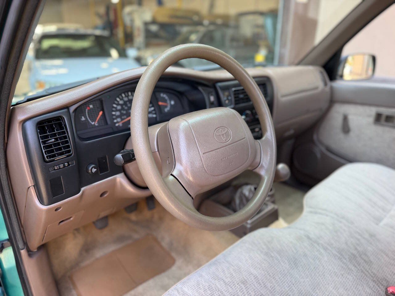 Used 1998 Toyota Tacoma 2WD Regular Cab image 15