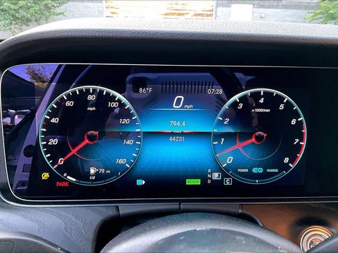 Used 2022 Mercedes-Benz E 450 4MATIC Sedan image 25