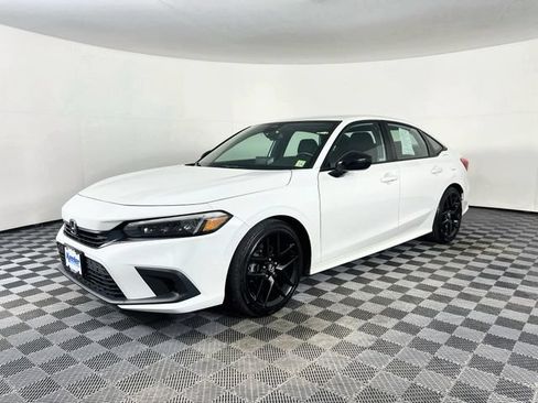 Used 2022 Honda Civic Sport image 2