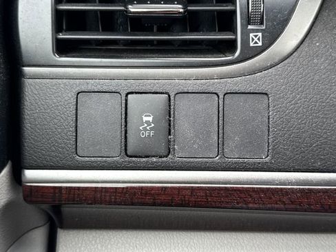 Used 2012 Toyota Camry XLE FWD image 31