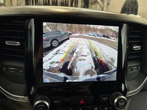 Used 2019 RAM 1500 Laramie image 14