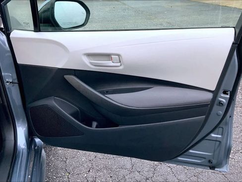 Used 2025 Toyota Corolla LE w/ Convenience Package image 22