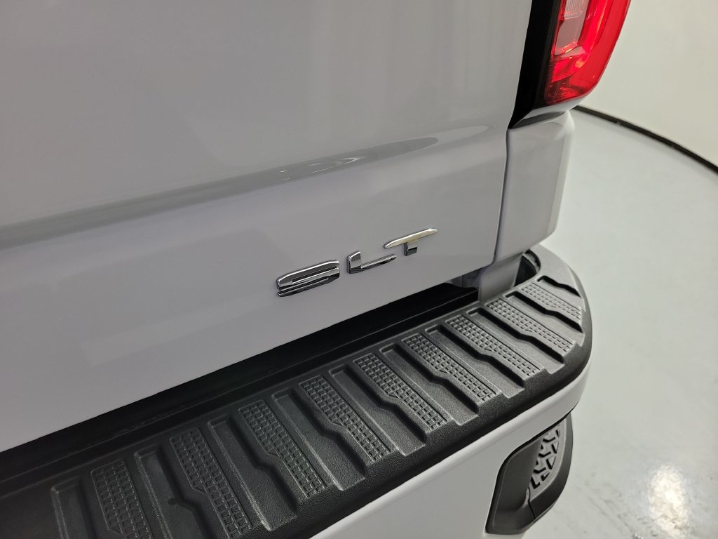Used 2025 GMC Sierra 1500 SLT RWD image 7