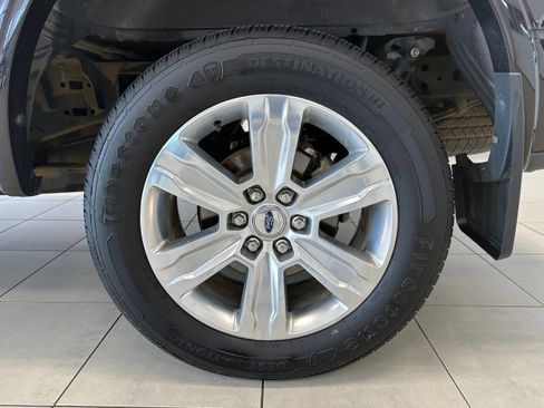 Used 2019 Ford F150 Platinum w/ Equipment Group 701A Luxury AWD/4WD image 8