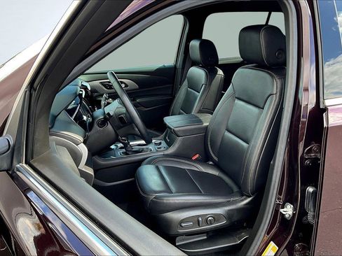 Used 2023 Chevrolet Traverse LT w/ LT Premium Package image 25